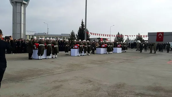 Son dakka: Barış Pınarı şehitlerine veda! Törenle memleketlerine uğurlandı - 2