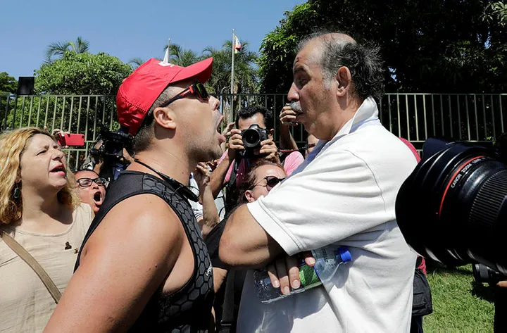 Juan Guaido destekçilerinden Venezuela Büyükelçiliğini işgal girişimi - 2