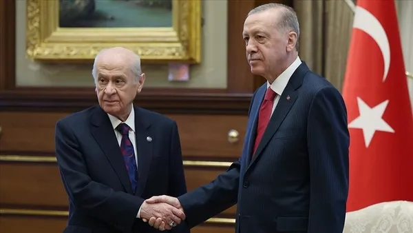 gundem-terorle-mucadele-harekatlari-baskan-erdogan-mhp-lideri-devlet-bahceli-ile-telefonda-gorustu-1705151371719.jpg Gündem terörle mücadele harekatı! Başkan Erdoğan MHP lideri Devlet Bahçeli ve İYİ Parti Genel Başkanı Akşener ile görüştü - 1