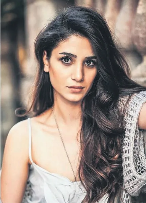 Murat Dalkılıç Hande Erçel’in yakın arkadaşıyla aşk yaşamaya başladı