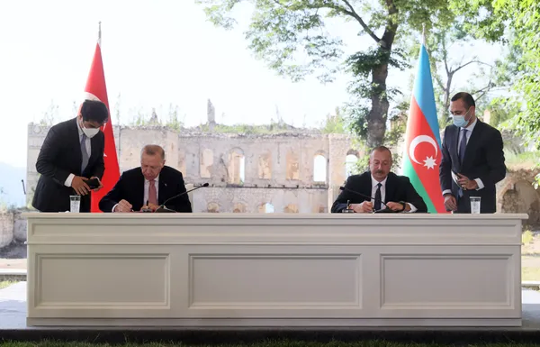 Son dakika: Başkan Erdoğan Azerbaycan'da | Başkan Erdoğan: Dünya bilsin Türkiye Azerbaycan'ın yanındadır - 1