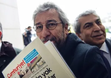 Can Dündar A Haber'in sorusuna sinirlendi