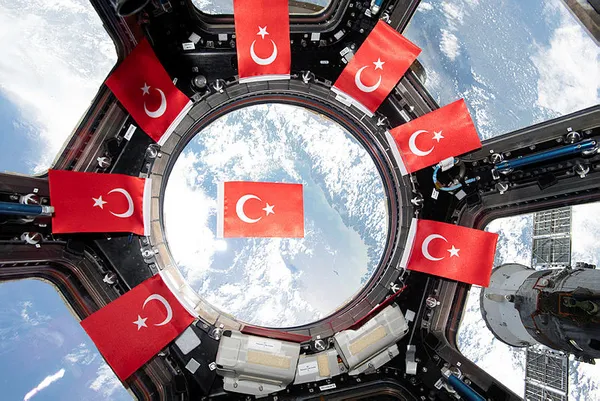 1706855225870.jpg Türkiye'nin ilk astronotu Alper Gezeravcı uzaydan döneceği saat belli oldu! Yolculuk ne zaman başlayacak? Nereye inecek? - 11