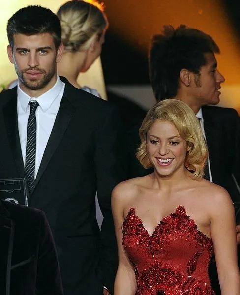 Shakira Pique’den ayrıldı yeni aşka yelken açtı! Instagram’daki detay takipçilerinden kaçmadı