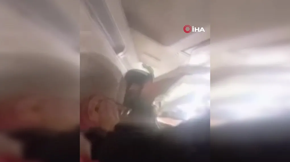 İran'da yolcu uçağında panik