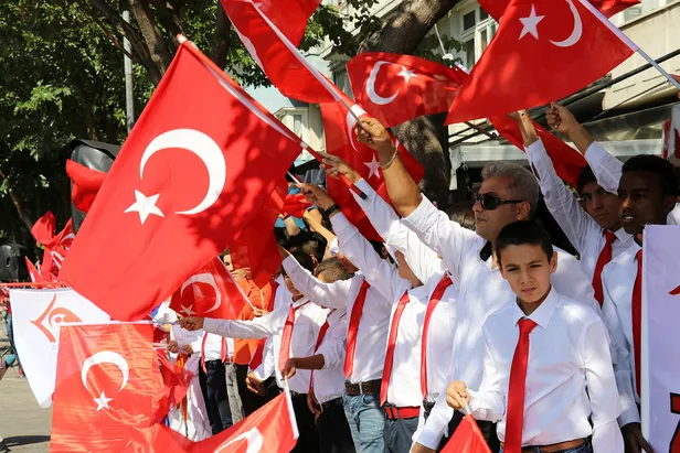 30 Ağustos Zafer Bayramı toplu taşıma ücretsiz mi? Pazartesi günü İETT, otobüsler, metrobüs, metro bedava mı? - 1