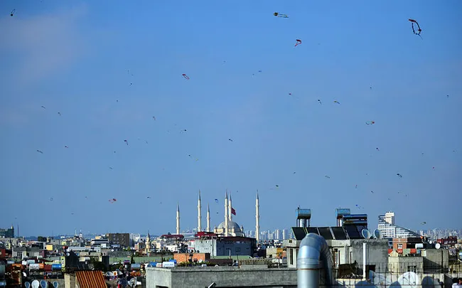 Adana’da uçurtma uçurmak yasaklandı - 1