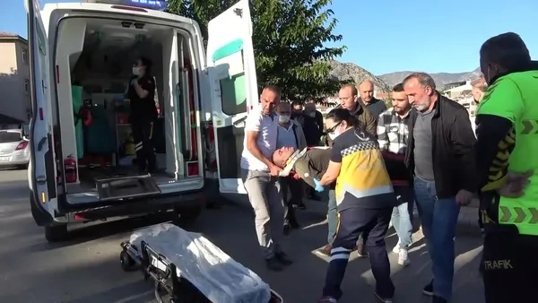 amasyada-depresyona-giren-adam-kopruden-atladi-o-anlar-kamerada-1633710206661.jpg Amasya’da depresyona giren adam köprüden atladı! O anlar kamerada - 2