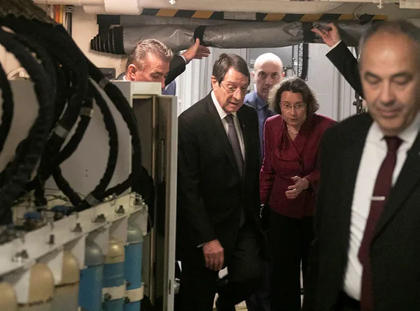 Fransa savaş gemisini Kıbrıs’a gönderdi, ABD üs inşa etmeye başladı! Anastasiadis’ten Türkiye’ye küstah ithamlar