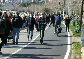 Tam kapanmanın ardından akın ettiler! Caddebostan'da tedirgin eden yoğunluk