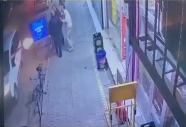 1669960443235.jpg Adana’da silahlı saldırı! Otomobille gelip iş yerine ateş ettiler - 1