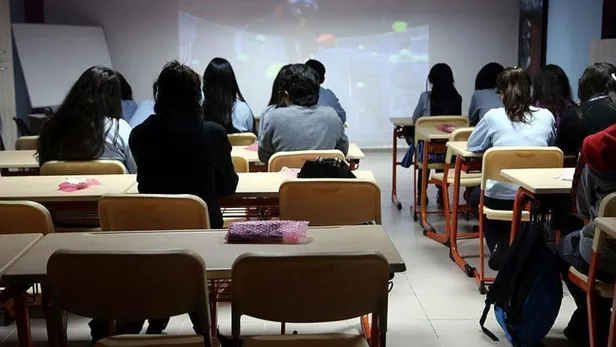 yarin-okullar-tatil-edildi-mi-10-mayis-2024-cuma-gunu-ders-var-mi-sorusunun-cevabi-mebden-geldi-1715259053403.jpg Bugün okullar tatil edildi mi? 10 Mayıs 2024 Cuma günü ders var mı sorusunun cevabı MEB’den geldi - 5