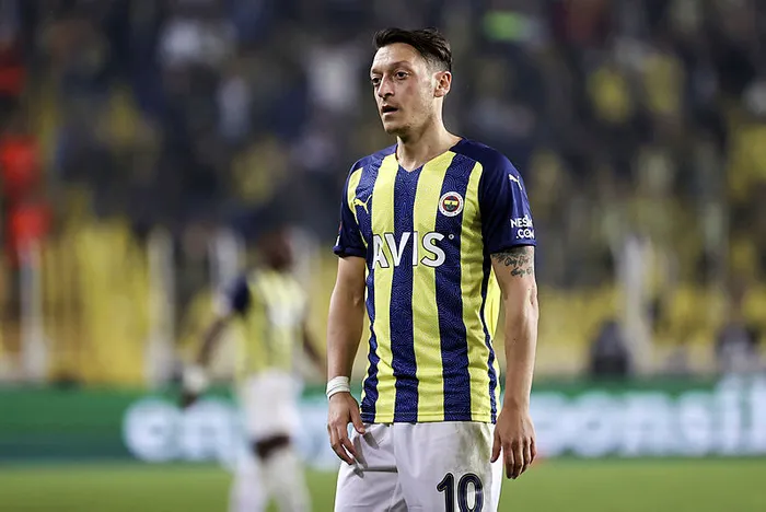 Fenerbahçe'de Mesut Özil Konyaspor maçında yok - 1