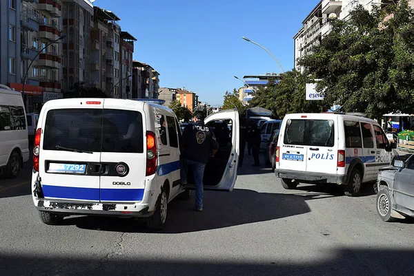 son-dakika-malatyada-adliyeden-firar-eden-zanli-tutuklandi-1636301050087.jpg Son dakika: Malatya'da adliyeden firar eden zanlı tutuklandı - 2