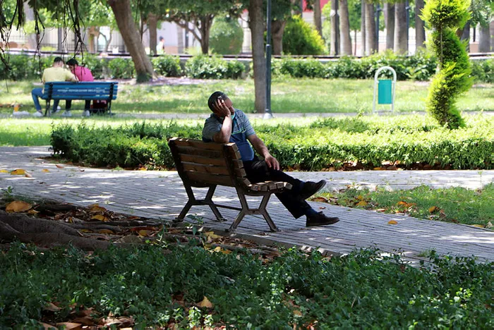Adana’da aniden bastıran sıcak nedeniyle termometreler patladı! - 3