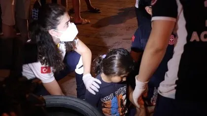 İzmir’de korkunç kaza! Park halindeki otobüse çarptılar! 4 yaralı var