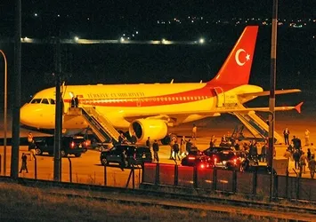 Başkan Erdoğan yurda döndü: Yetkililer Esenboğa Havalimanı'nda karşıladı