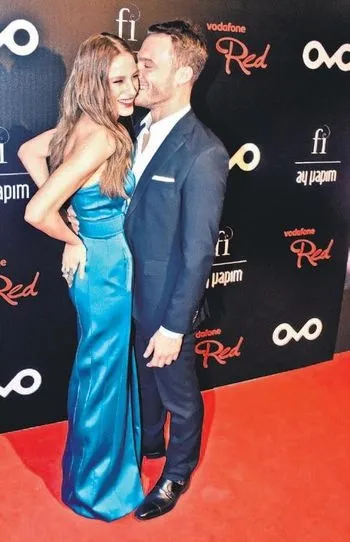 Çağatay Ulusoy eski sevgililerinden böyle kaçtı! - 1