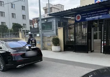 Bakan Yerlikaya duyurdu! Beşiktaş'ta çakarlı araçla şerit ihlali yapan magandaya ceza yağdı