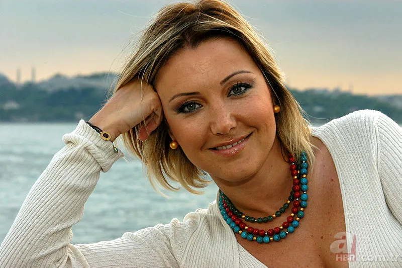 Berna Laçin kimdir, kaç yaşında, nereli? “Deprem” paylaşımına tepki yağıyor! Berna Laçin ne söyledi? 3