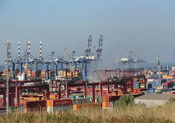 İstanbul Ambarlı Limanı'nda gemi yangını