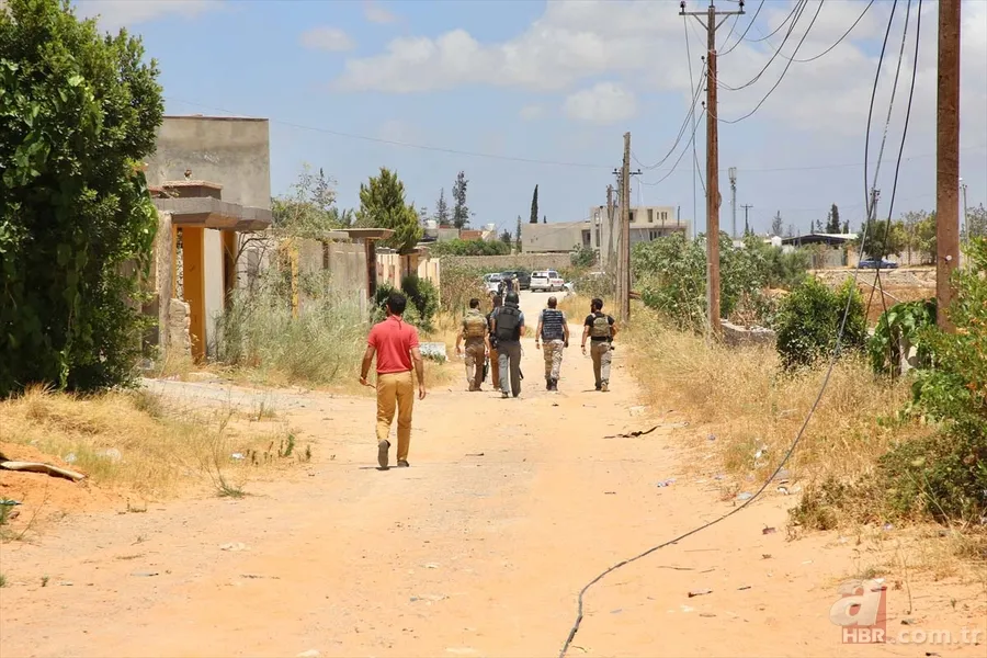 Türk kuvvetleri Libya'da Hafter milislerinin tuzakladığı patlayıcıları temizledi! O anlar böyle görüntülendi... 17