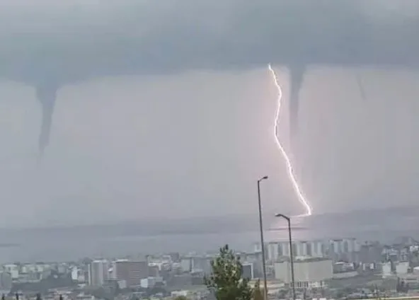 hatayda-dehsete-dusuren-goruntu-o-anlar-kameraya-yansidi-1665838922398.jpg Hatay'da dehşete düşüren görüntü! O anlar kameraya yansıdı - 1