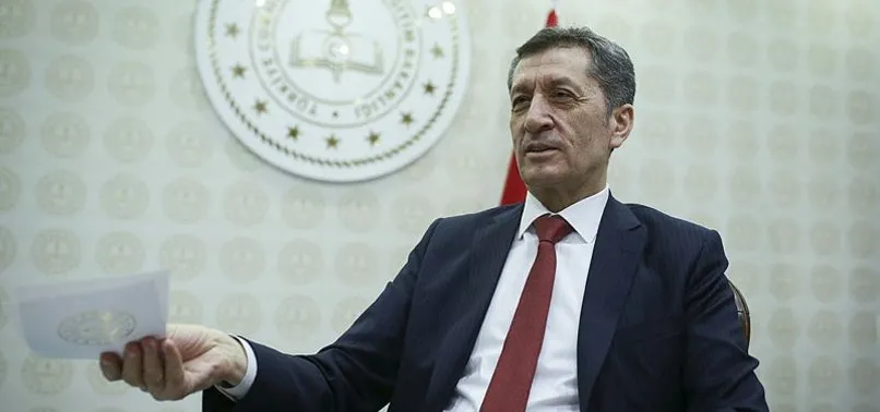Milli Eğitim Bakanı Ziya Selçuk'tan babalara sitem