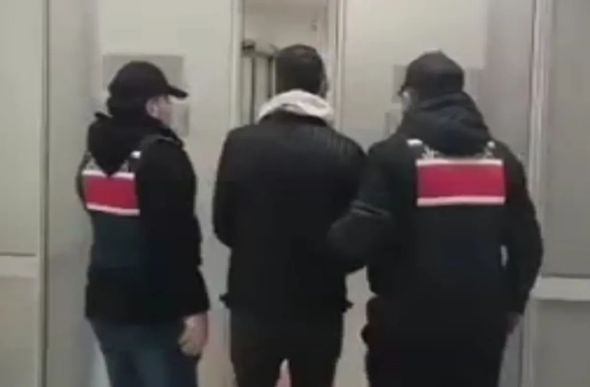 Yasa dışı bahis sitelerine yönelik “Paymix” soruşturmasında 17 tutuklama: Oyuncuları VIP listeleriyle hedef almışlar - 1