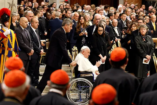 katoliklerin-ruhani-lideri-papa-franciscustan-orta-doguda-ateskes-cagrisi-1698585193335.jpg Katoliklerin ruhani lideri Papa Franciscus'tan Orta Doğu'da ateşkes çağrısı - 4