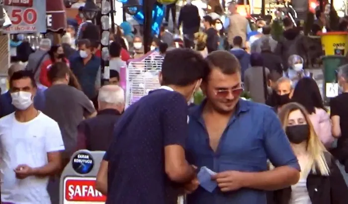 Bulgarların akın ettiği Edirne'de cadde doldu taştı! Adım atacak yer kalmadı - 4