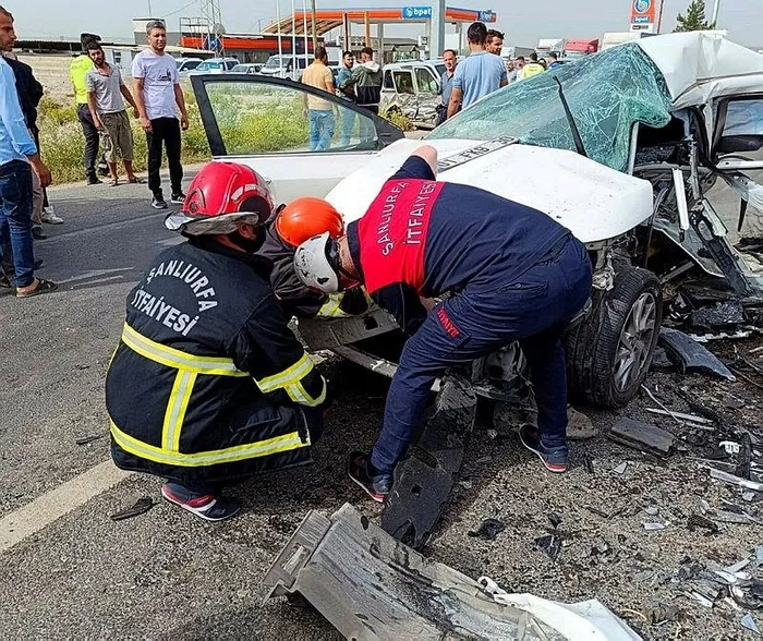 sanliurfada-zincirleme-trafik-kazasi-1-olu-2si-agir-6-yarali-1714038019372.jpeg