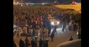 Kabil Havaalanı’nda izdiham