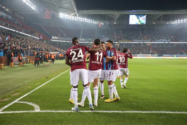 firtina-1-atti-3-aldi-bakasetas-basaksehiri-yikti-1673718906905.jpg Fırtına 1 attı 3 aldı! Bakasetas Başakşehir'i yıktı - 4
