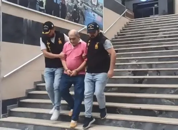 pinar-ruh-esim-diyerek-kursun-yagdirmisti-yagmur-atacana-dehseti-yasatan-zanli-yakalandi-1665220016469.jpg “Pınar ruh eşim” diyerek kurşun yağdırmıştı! Yağmur Atacan’a dehşeti yaşatan zanlı yakalandı - 3