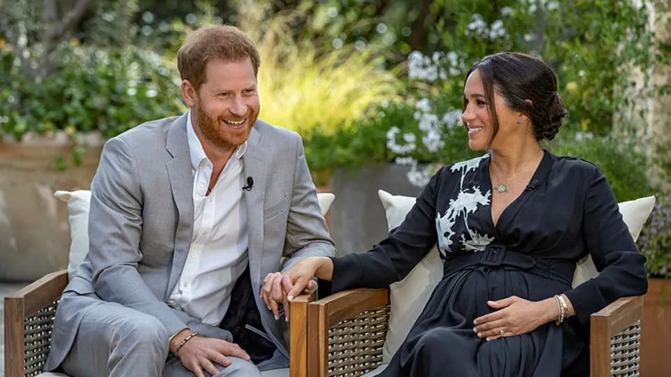 Prens Harry ve Meghan Markle’ın ırkçılık suçlamalarına Kraliçe Elizabeth’den cevap geldi