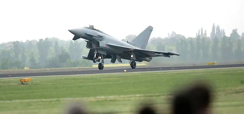 İspanya’da askeri uçak düştü