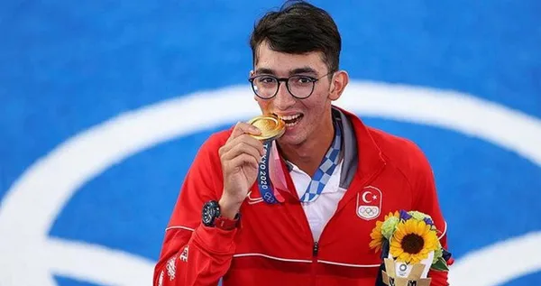 milli-okcu-mete-gazoz-meksikada-yilin-sporcusu-secildi-1665950325779.jpg Milli okçu Mete Gazoz Meksika'da yılın sporcusu seçildi - 3