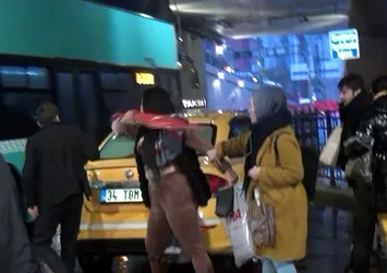 Para vermeyen turist taksiciye saldırdı