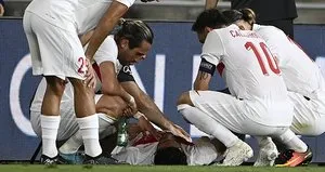 Milli futbolcu Ozan Kabak sakatlandı
