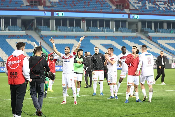 yigido-firtinayi-durdurdu-trabzonspor-evinde-agirladigi-sivasspora-tek-golle-maglup-oldu-1712952357697.jpg Yiğido Fırtına'yı durdurdu! Trabzonspor evinde ağırladığı Sivasspor'a tek golle mağlup oldu