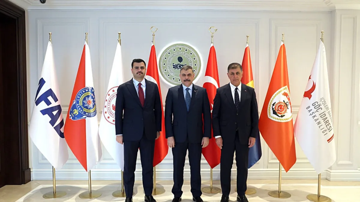 Bakan Çiftçi İzmir Büyükşehir Belediye Başkanı Tugay'ı kabul etti