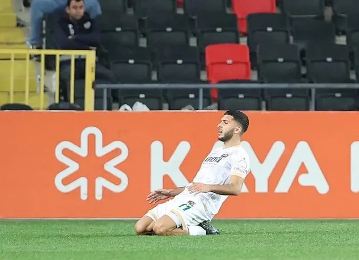 gol-kralliginda-kiran-kirana-yaris-kim-kac-gol-atti-iste-o-liste-1714255068022.jpeg Gol krallığında kıran kırana yarış! Süper Lig'de kim kaç gol attı? İşte o liste...
