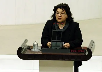 Emine Ayna gözaltına alındı