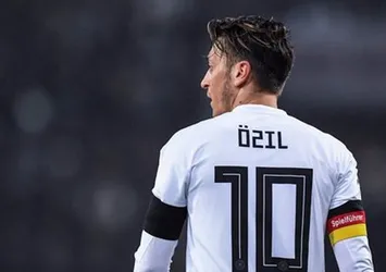Mesut'un menajerinden Hoeness'e sert cevap!