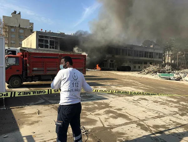 Adıyaman'da eski kamu binasında patlama - 2