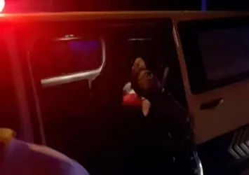 Kocasını rehin alan kadını polisler ikna etti