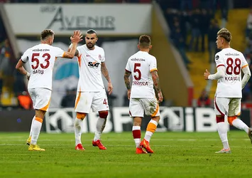 Galatasaray'da taç atışı kabusu!
