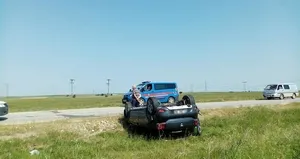 Fren yerine gaza bastı! Aracı takla attı