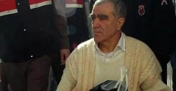 egm-duyurdu-kirmizi-bultenle-aranan-suc-orgutu-lideri-urfi-cetinkaya-yakalandi-1681242238003.jpeg EGM duyurdu: Kırmızı bültenle aranan suç örgütü lideri Urfi Çetinkaya yakalandı | Zırhlı araçla adliyeye sevk edildi - 2